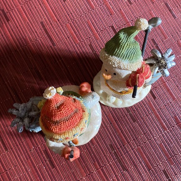 OMG Two Cute Snowmen Golfing - Picture 13 of 13